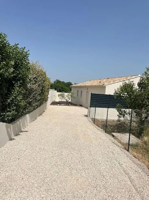 Magnifique villa avec piscine extérieure Alleins